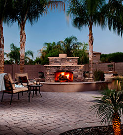 Rosie on the House Fireplace palms Belgard